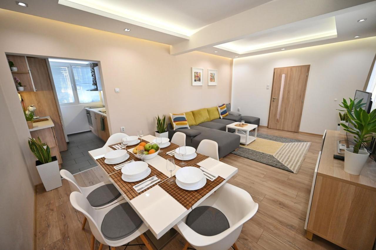 Modern Central 2-Bedroom Apartment With Parking Varna Exterior foto