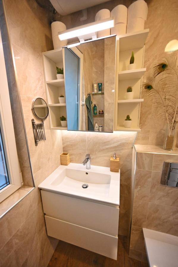 Modern Central 2-Bedroom Apartment With Parking Varna Exterior foto
